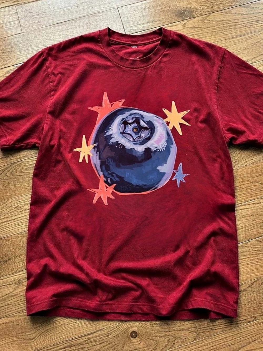 Gildan Graphic Short Sleeve Tee in Red